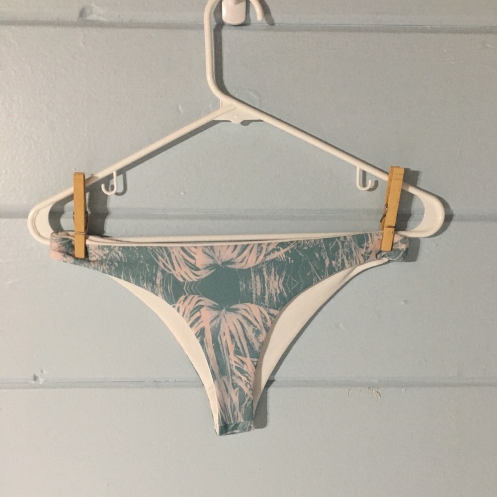 high leg cheeky bikini bottoms